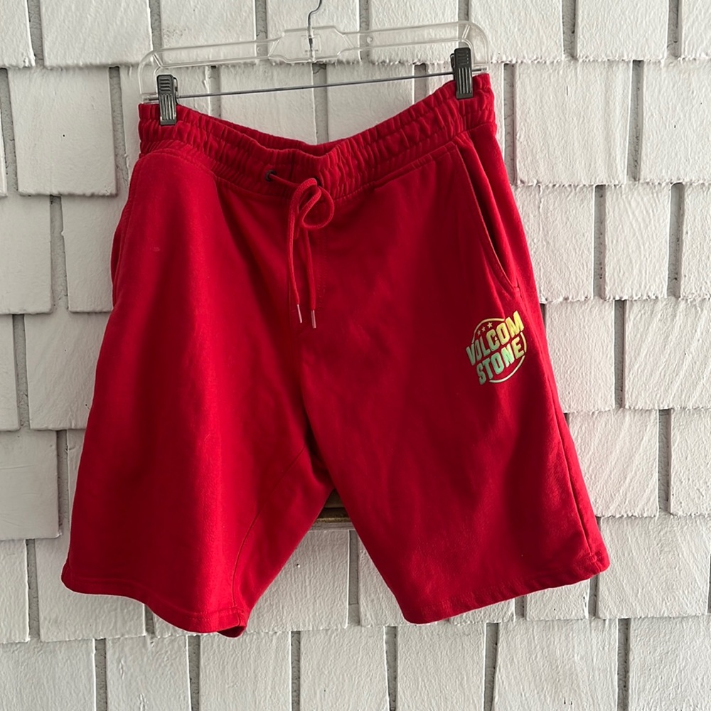 VOLCOM men’s Red Sweat shorts size L